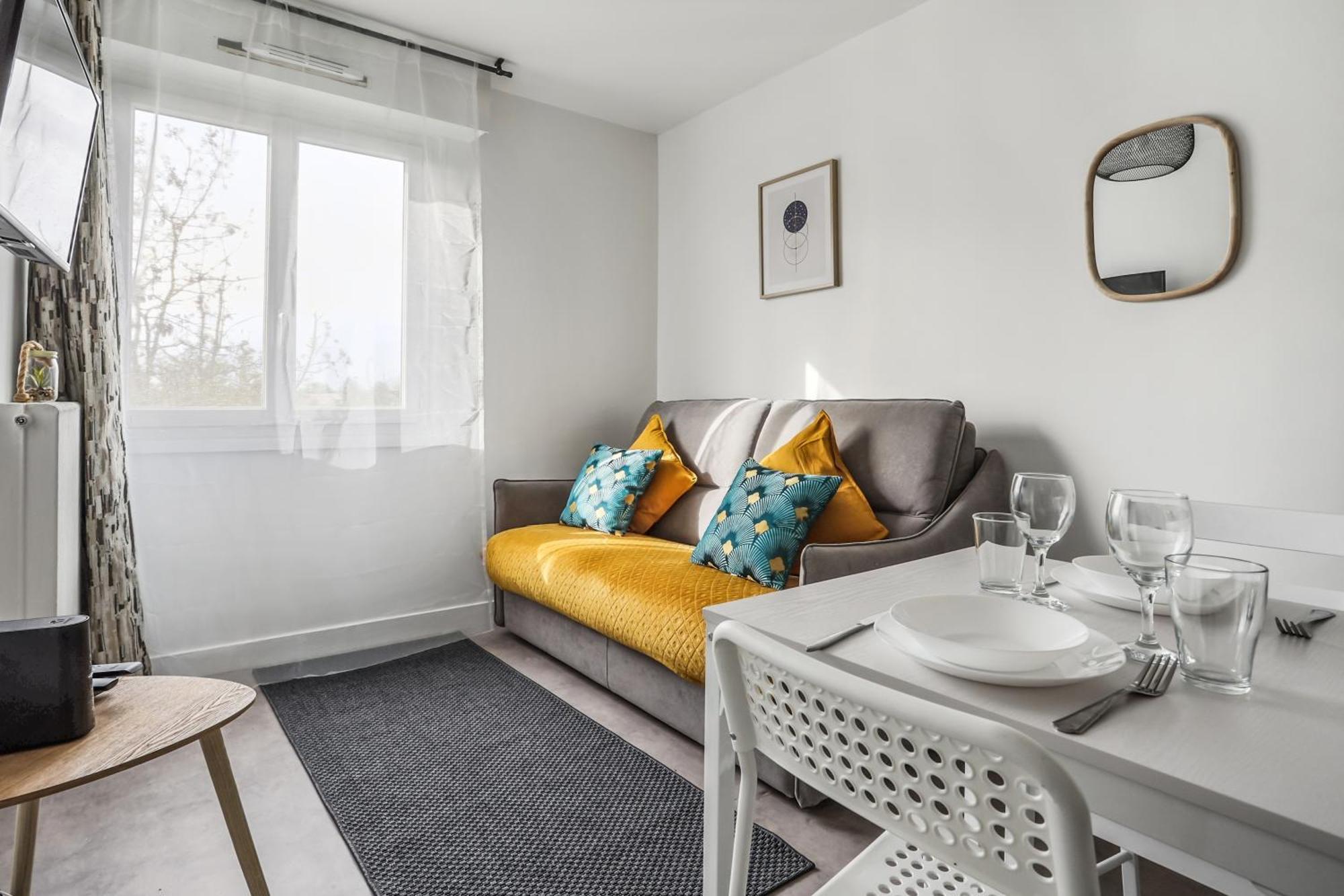 Comfortable Studio Dowtown Corbeil-Essonnes Exterior photo